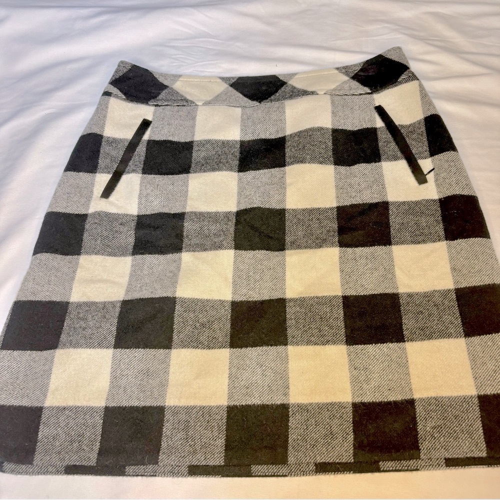 Talbots Petite Wool Blend A line Womens size 6 skirt Front slit zippered pockets